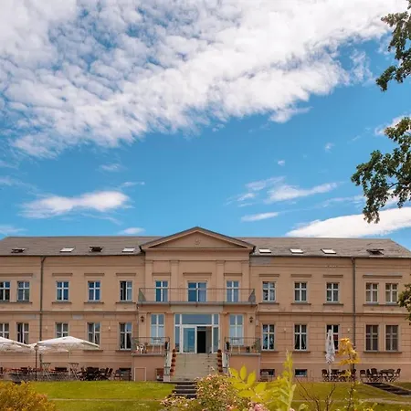 Gut Gnewikow Otel *