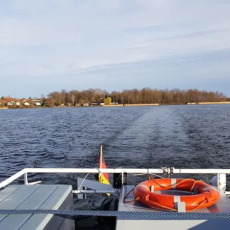 Gut Gnewikow 酒店 *